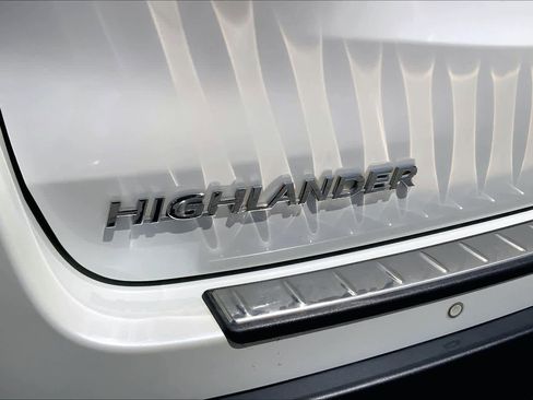 Used 2019 Toyota Highlander Limited FWD image 31