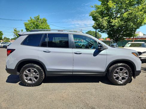 Certified 2024 Honda Passport TrailSport image 7