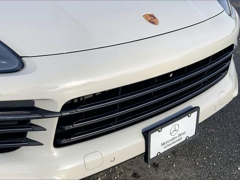 Used 2022 Porsche Cayenne Platinum Edition image 28