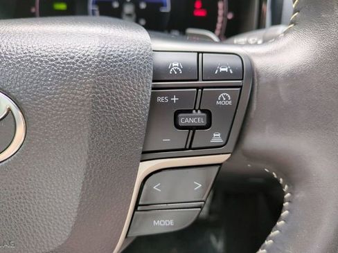 Used 2025 Toyota Camry SE FWD image 23