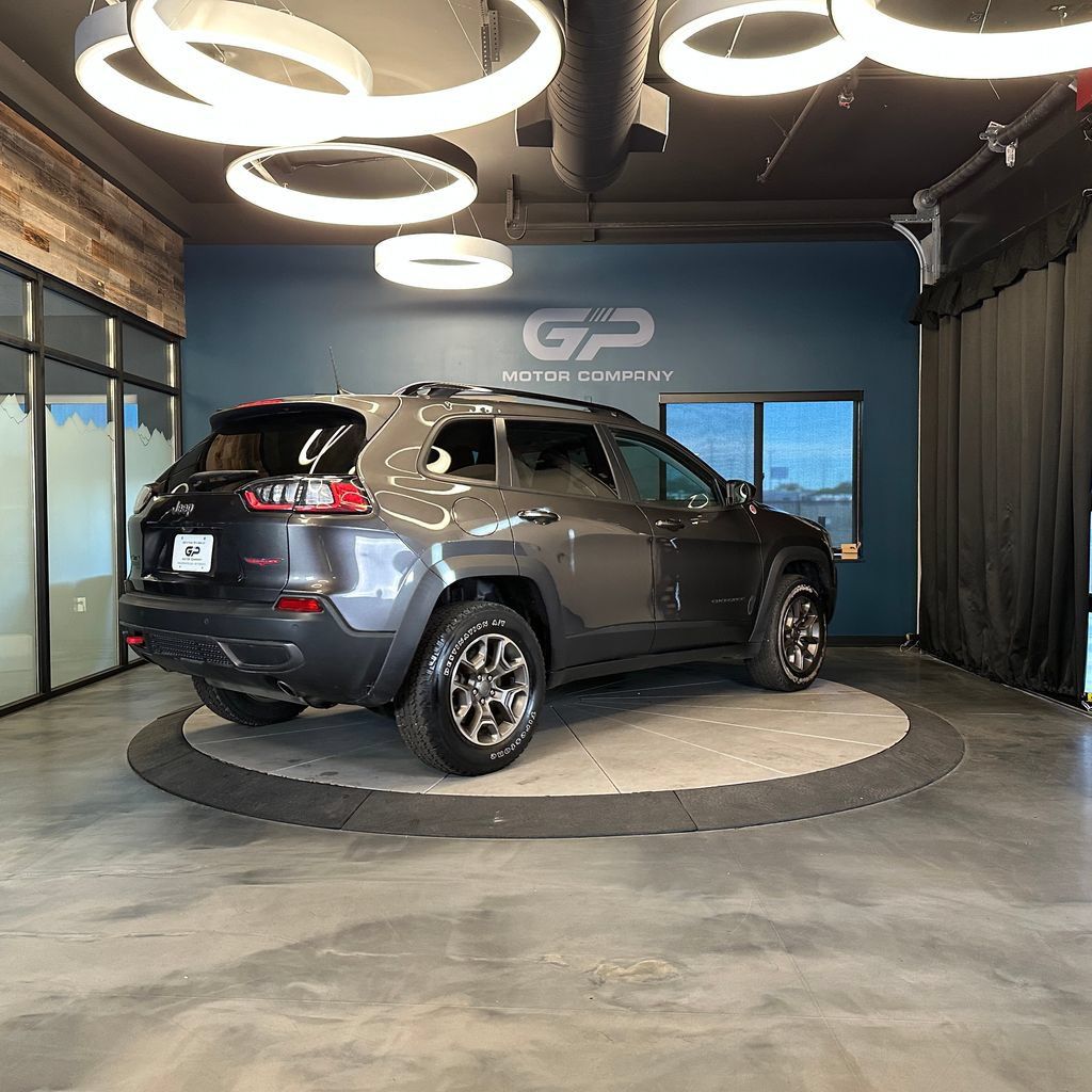 Used 2022 Jeep Cherokee Trailhawk AWD/4WD image 3