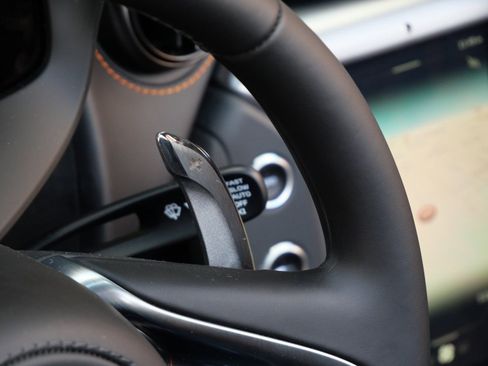 Used 2026 McLaren 750S Spider RWD image 12