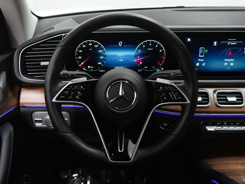 Used 2025 Mercedes-Benz GLE 350 4MATIC image 17