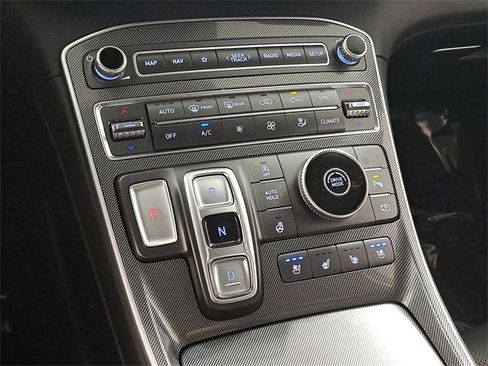 Used 2022 Hyundai Santa Fe Limited image 31
