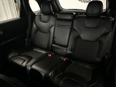 Used 2019 Jeep Cherokee Latitude Plus image 27