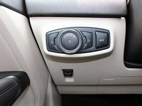 Used 2019 Lincoln MKC Reserve w/ MKC Technology Package FWD image 12