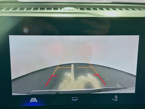 Used 2024 Chevrolet Colorado LT w/ LT Convenience Package image 22