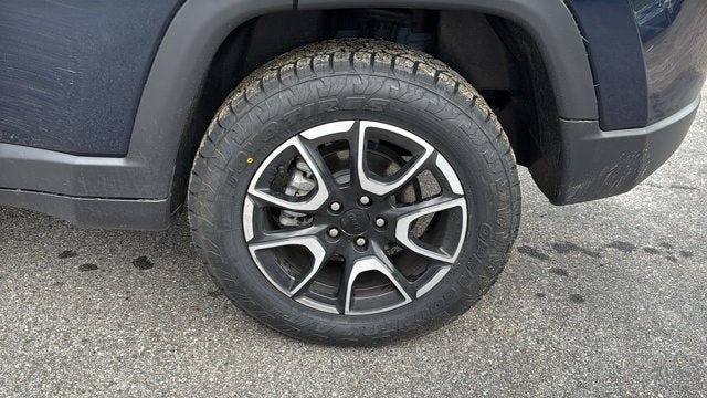 Certified 2024 Jeep Compass Trailhawk w/ Trailhawk Elite Group AWD/4WD image 11