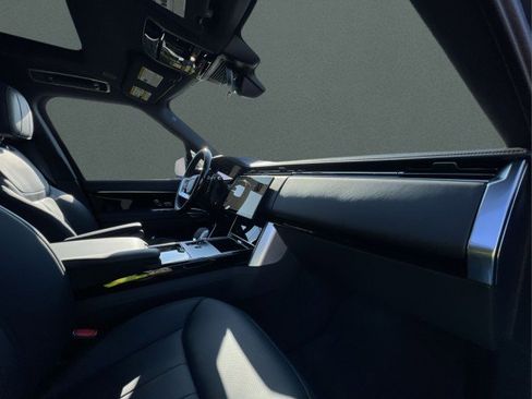 New 2025 Land Rover Range Rover Long Wheelbase SE image 22