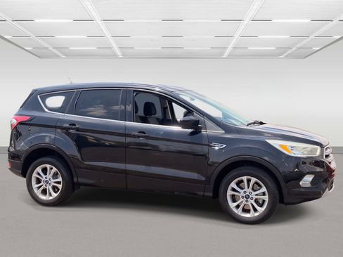 Used 2017 Ford Escape SE FWD image 8