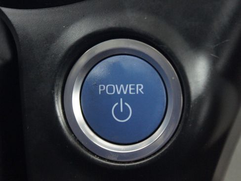 Used 2024 Toyota Sienna XLE image 9