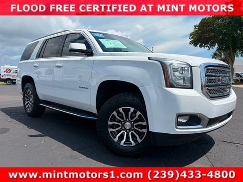 Used 2017 GMC Yukon SLT AWD/4WD image 2