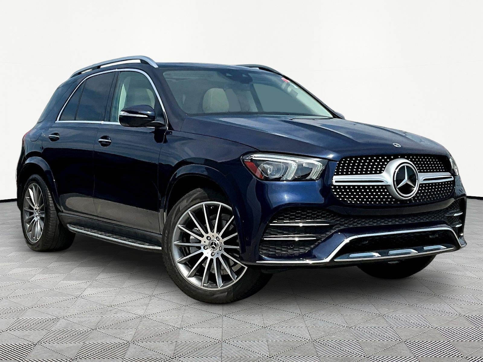 Used 2022 Mercedes-Benz GLE 350 4MATIC image 3