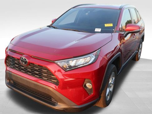 Used 2021 Toyota RAV4 XLE w/ Convenience Package AWD/4WD image 4