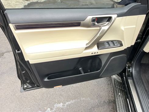 Used 2021 Lexus GX 460 w/ Accessory Package image 11