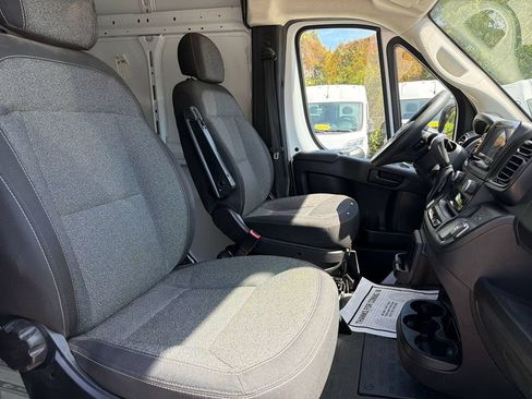 Used 2025 RAM ProMaster 2500 w/ Convenience Group FWD image 11