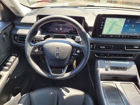 New 2025 Lincoln Aviator AWD w/ Equipment Group 101A image 8