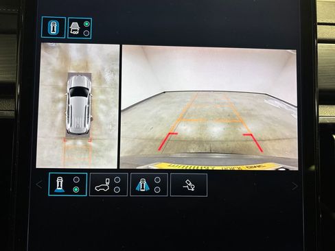 Used 2025 GMC Acadia Elevation image 42