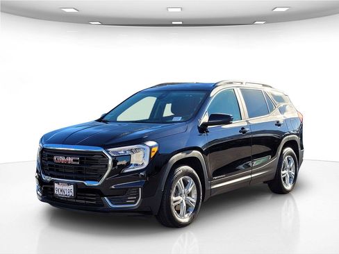 Used 2024 GMC Terrain SLE w/ Driver Convenience Package AWD/4WD image 10