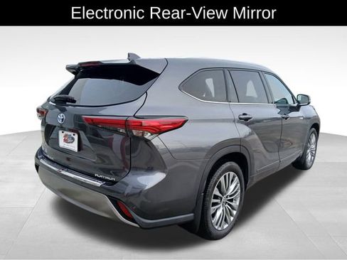 Used 2020 Toyota Highlander Platinum image 6