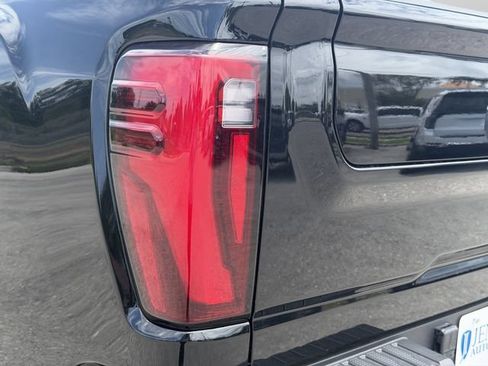Used 2025 GMC Sierra 2500 Denali w/ Denali Reserve Package AWD/4WD image 37