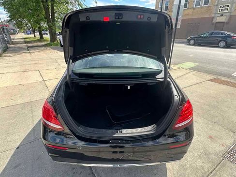 Used 2017 Mercedes-Benz E 300 4MATIC image 40