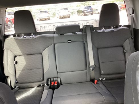 New 2025 GMC Sierra 1500 Elevation image 10