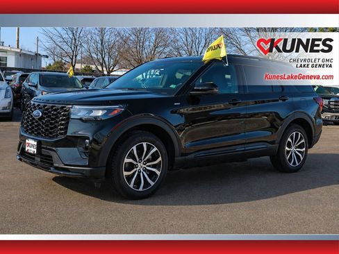 Used 2025 Ford Explorer ST-Line AWD/4WD image 5