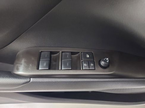 Used 2024 Toyota Camry SE image 23