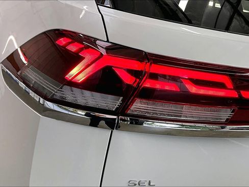 New 2026 Volkswagen Atlas Cross Sport SEL Premium R-Line image 25