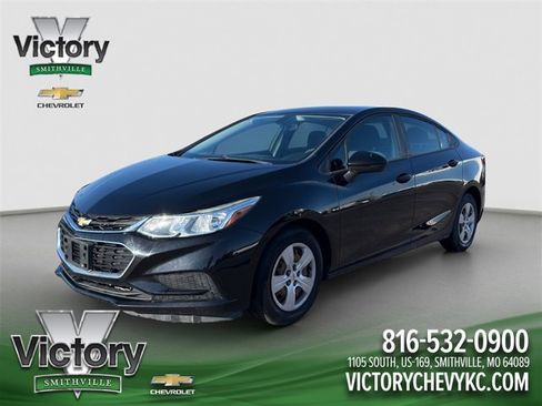 Used 2018 Chevrolet Cruze LS image 1