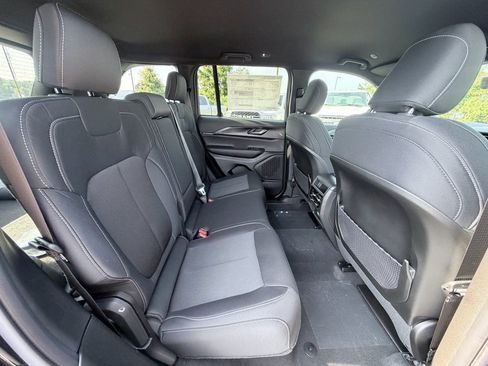 New 2026 Jeep Grand Cherokee Laredo RWD image 25