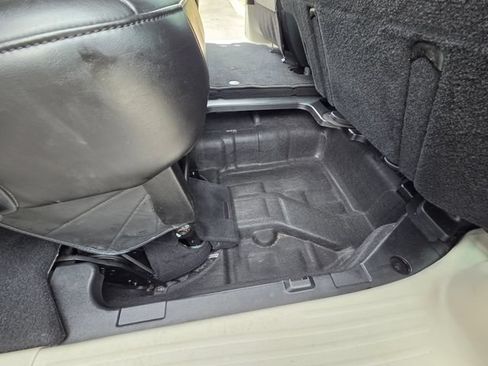 Used 2024 Chrysler Pacifica Touring-L FWD image 28