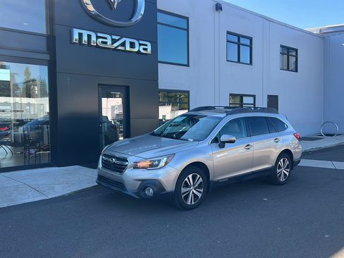 Used 2018 Subaru Outback 3.6R Limited AWD/4WD image 1