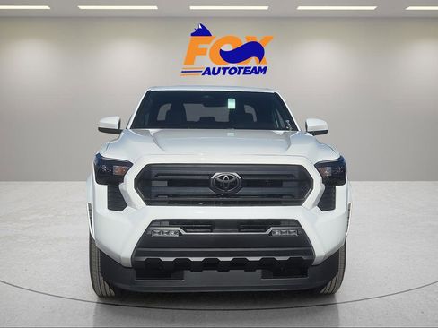 Used 2026 Toyota Tacoma SR5 AWD/4WD image 8