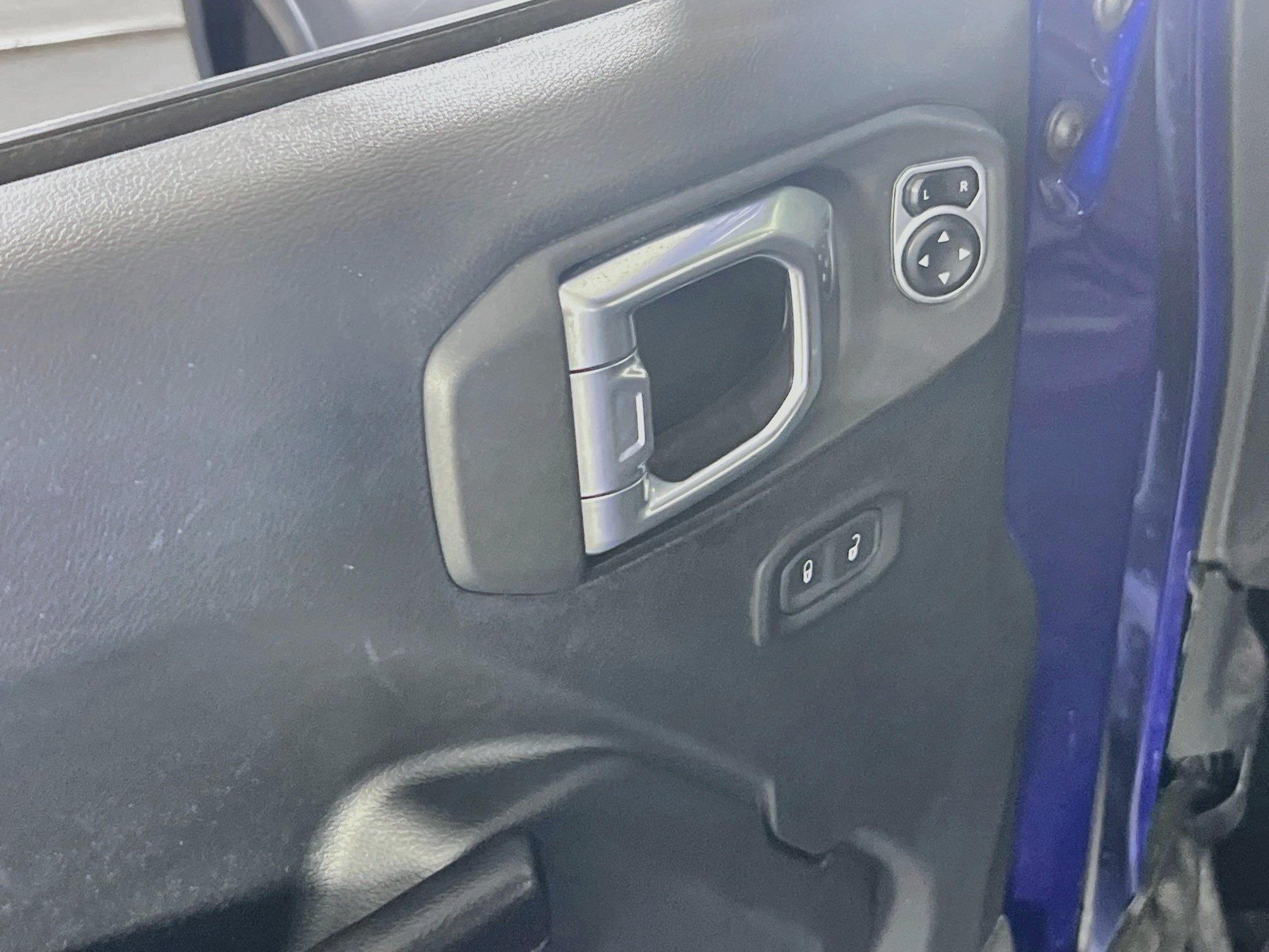 Used 2018 Jeep Wrangler Unlimited Sport S AWD/4WD image 17