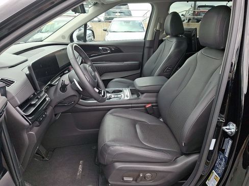 Certified 2025 Kia Carnival SX Prestige FWD image 15