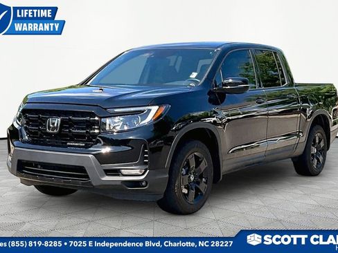 Used 2025 Honda Ridgeline Black Edition image 3