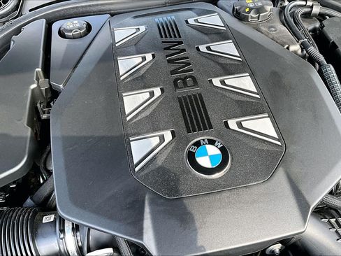 Used 2024 BMW 760i xDrive w/ Executive Package AWD/4WD image 34