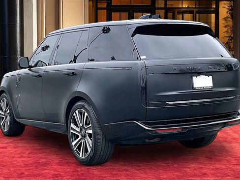 Used 2023 Land Rover Range Rover SE AWD/4WD image 4