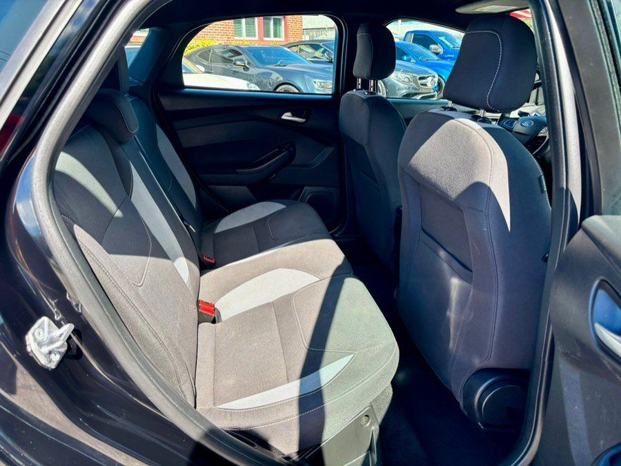 Used 2017 Ford Focus ST FWD image 15