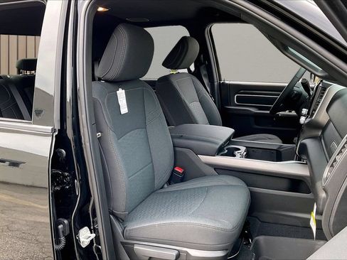 New 2026 RAM 3500 Big Horn AWD/4WD image 21