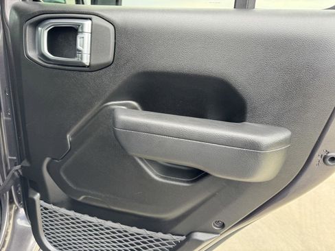 Used 2025 Jeep Wrangler Unlimited Rubicon 4xe w/ Convenience Group image 13