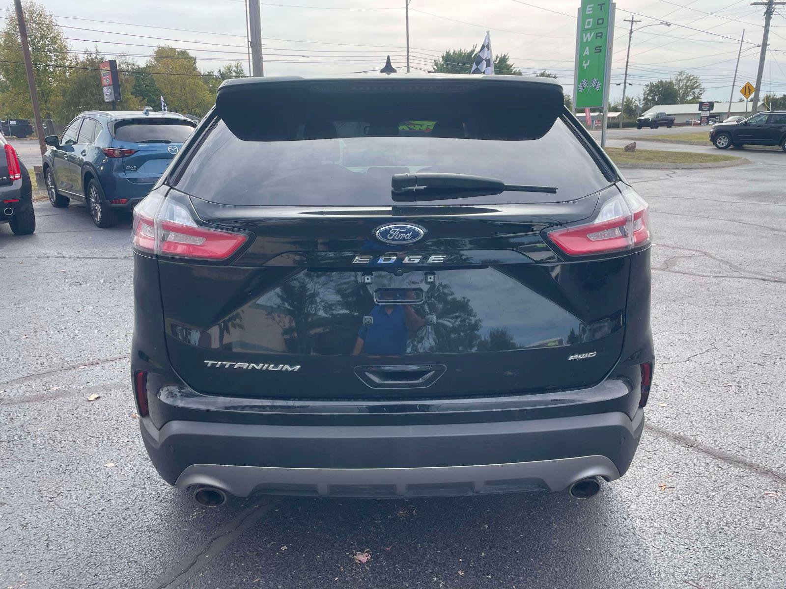 Used 2022 Ford Edge Titanium w/ Equipment Group 301A AWD/4WD image 6