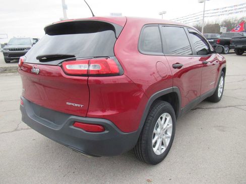 Used 2017 Jeep Cherokee Sport w/ Cold Weather Group image 8