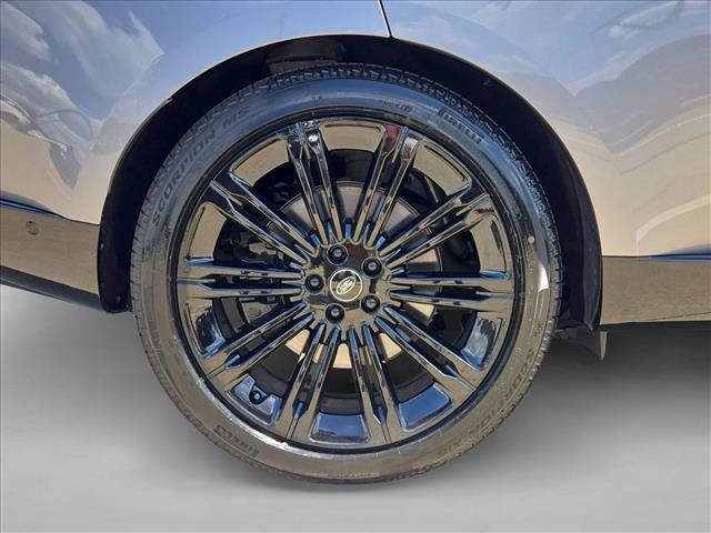 Used 2025 Land Rover Range Rover SE AWD/4WD image 9