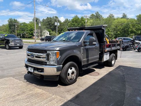 Used 2017 Ford F350 XLT w/ XLT Value Package AWD/4WD image 4