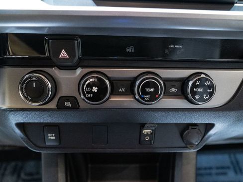 Used 2018 Toyota Tacoma SR5 image 19