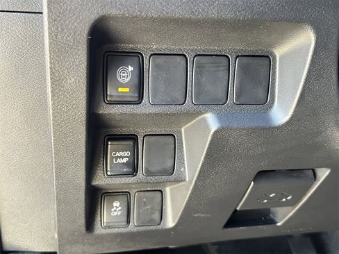 Certified 2025 Nissan Frontier SV w/ Tow Package image 16