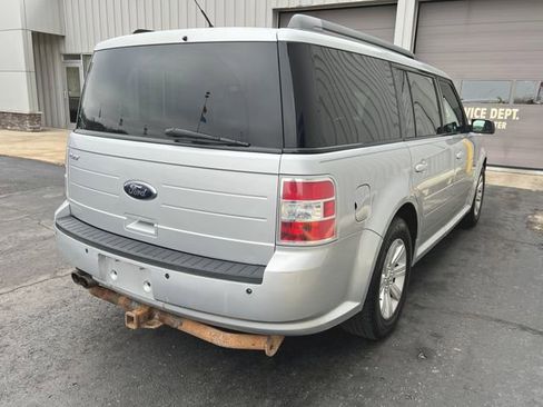 Used 2011 Ford Flex SE image 9